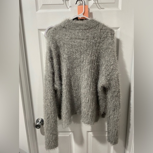 Candies women’s fuzzy gray sweater, size XXL, dressy, good condition - Picture 2 of 9